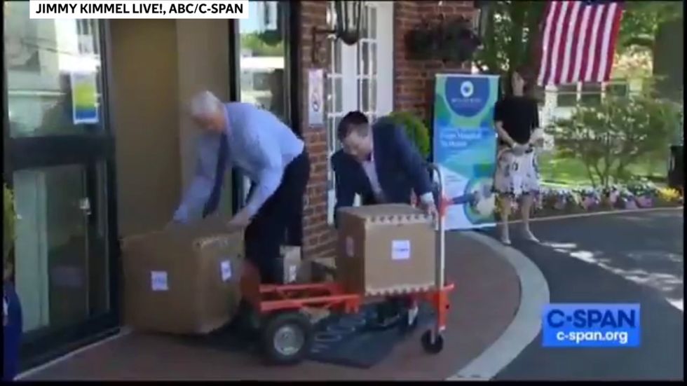 Mike Pence delivers empty boxes to medical centre