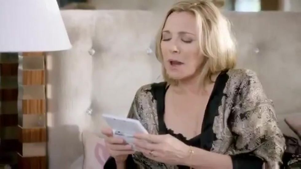 Bizarre Nintendo ad for Super Mario featuring Kim Cattrall from 2012