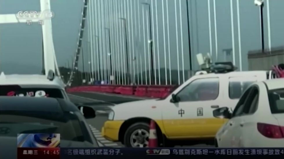 Bridge in China closed after beginning to shake in wind