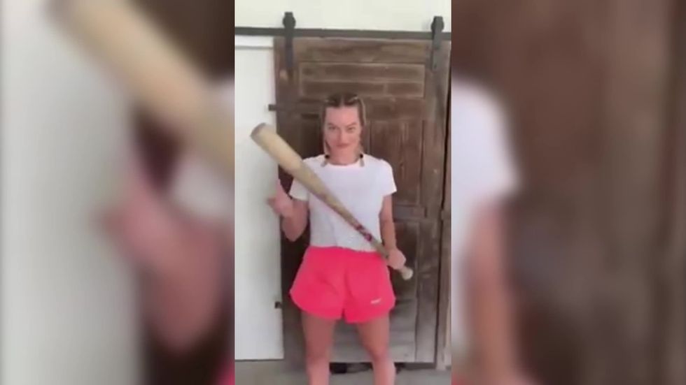 Scarlett Johansson and Margot Robbie appear in Zoe Bell's fight video