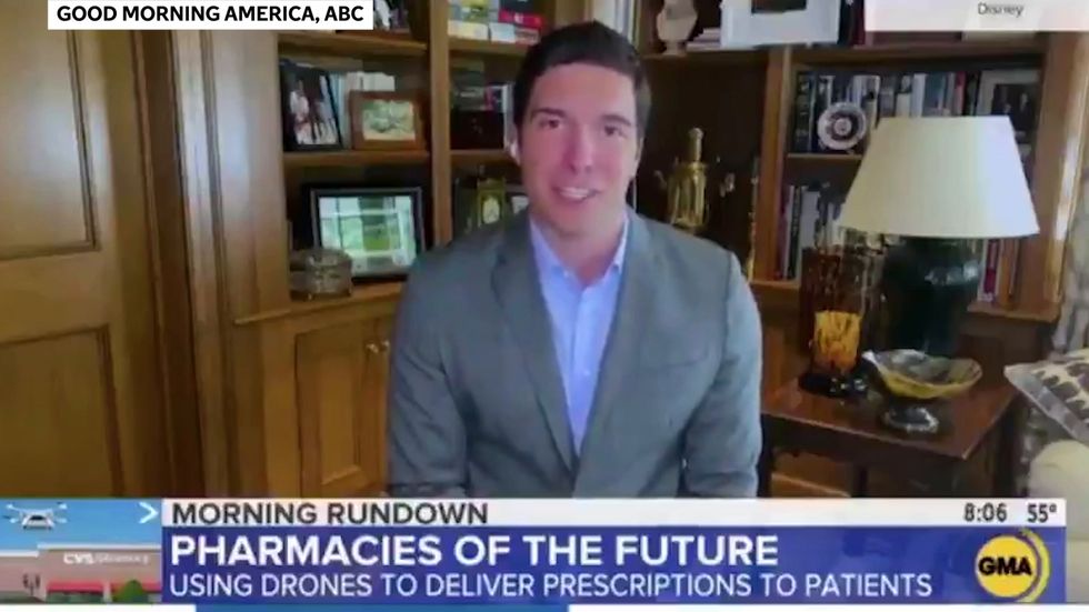 News anchor Will Reeves appears on GMA without any trousers on