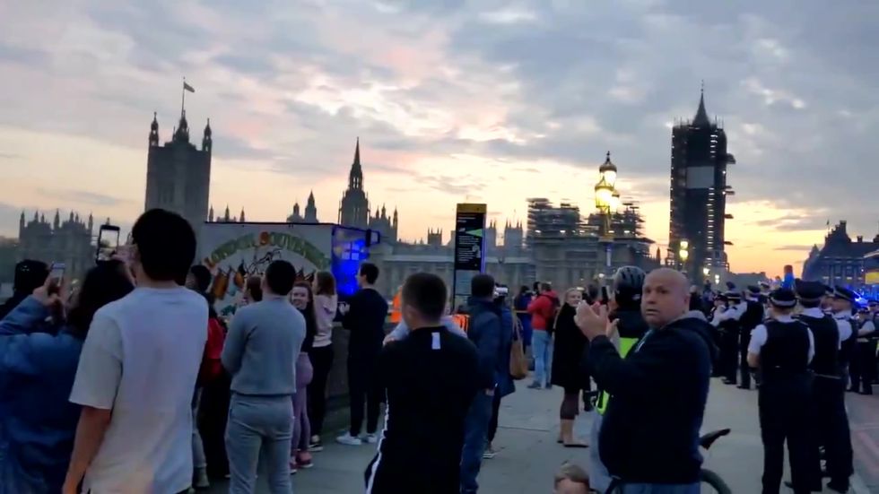 Police criticised for taking part in crowded #ClapforCarers celebration on Westminster Bridge