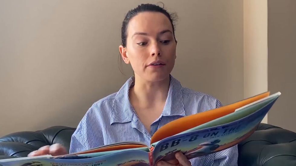 Daisy Ridley reads Star Wars book to thank coronavirus key workers