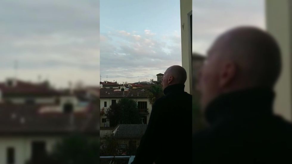 Italian tenor stuns crowd with rendition of Nessun Dorma from balcony amid nationwide quarantine