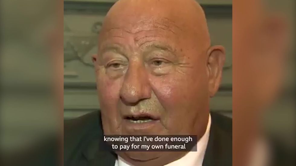 Man who saved Princess Anne from armed kidnap forced to sell bravery medal to pay for funeral