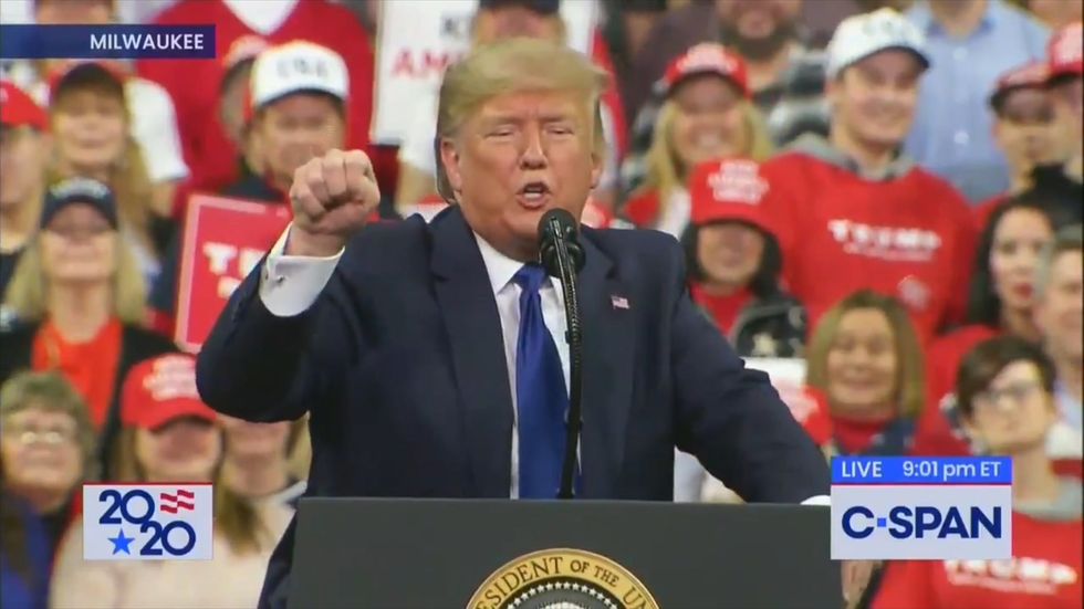 Donald Trump renews attack on lightbulbs and goes after toilets and showers