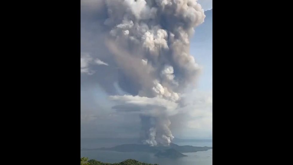 Timelapse video shows Taal volcano eruption in Philippines