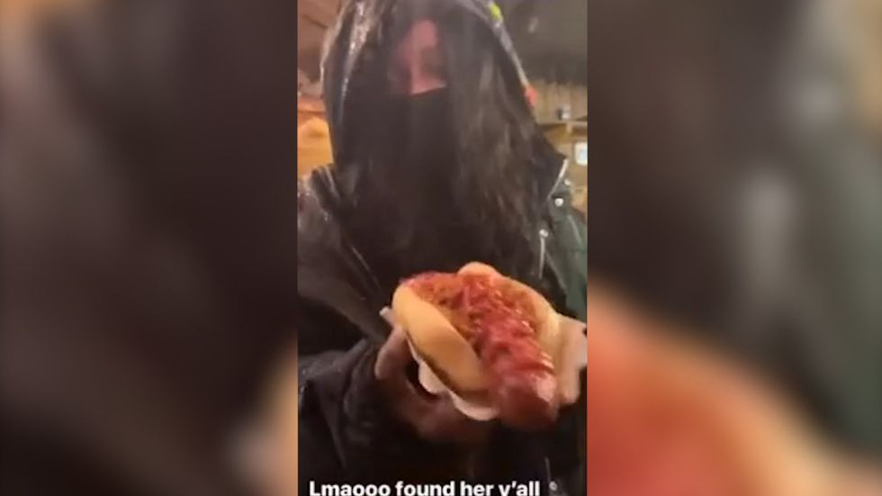 Rihanna buys bratwurst at London's Winter Wonderland