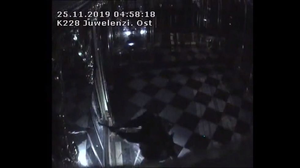 CCTV of Dresden jewel burglary