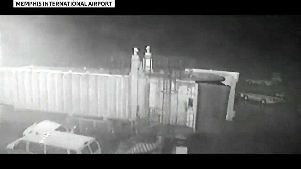 Strong winds smash jet bridge into vehicles at Memphis International Airport