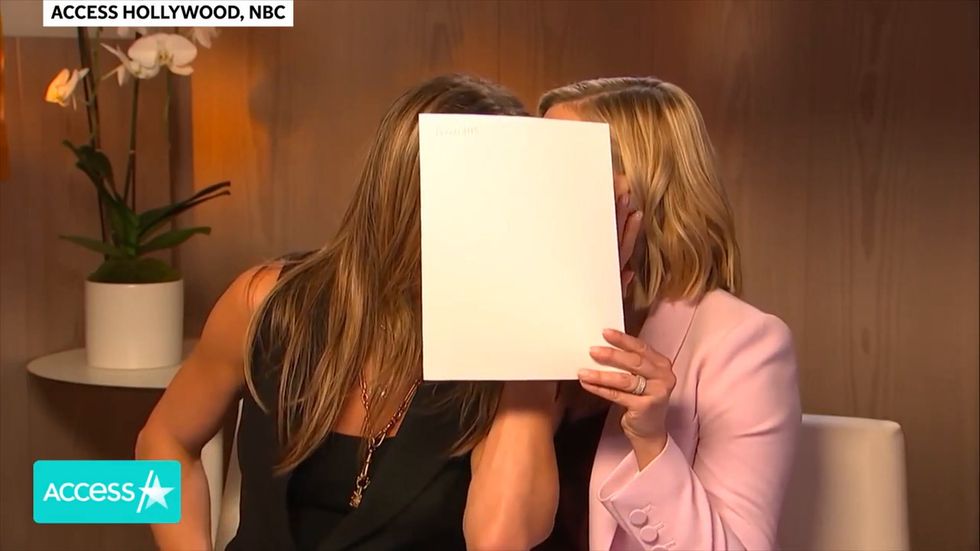 Jennifer Aniston and Reese Witherspoon recreate famous Friends scene