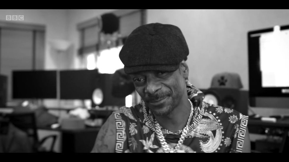 'Snoop Shelby' Snoop Dogg performs Peaky Blinders theme