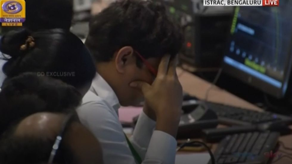 India loses touch with moon lander