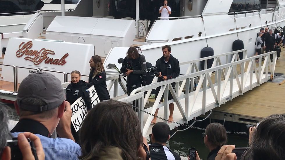 Greta Thunberg arrives in New York after 15 days at sea