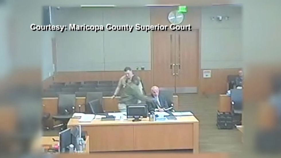 Defendant punches his lawyer in Arizona courtroom