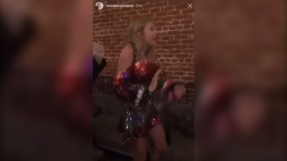 Taylor Swift dancing to her own song is the ultimate mood