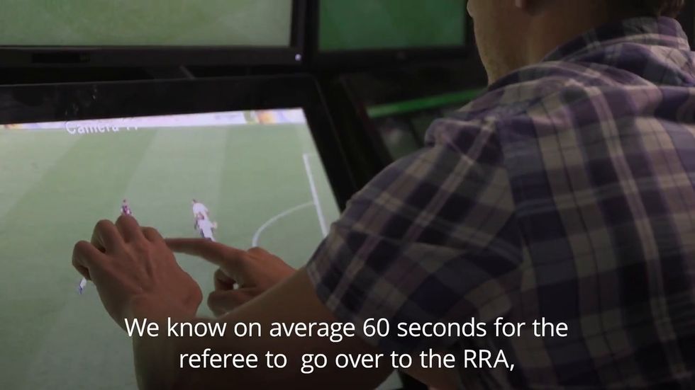 Former referee Neil Swarbrick confident VAR will not cause long Premier League delays
