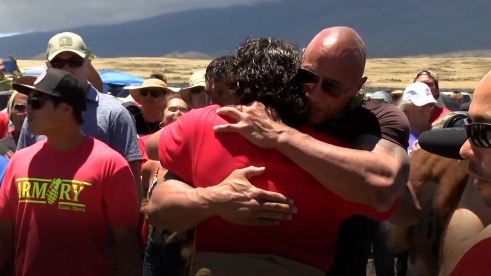 Dwayne Johnson visits Hawaiians protesting against telescope