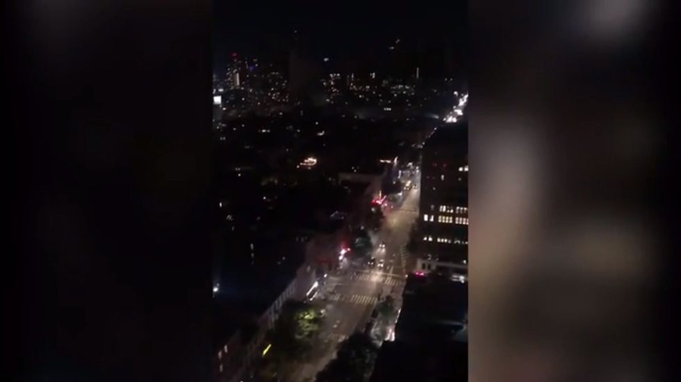 Lights come back on in Manhattan after power outage
