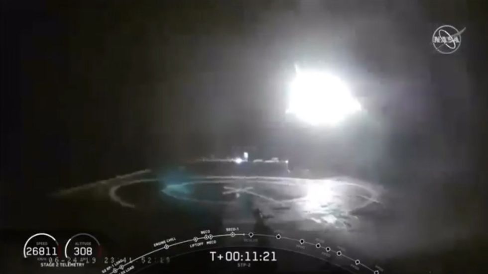 SpaceX Falcon Heavy centre core crashes into ocean after failed landing