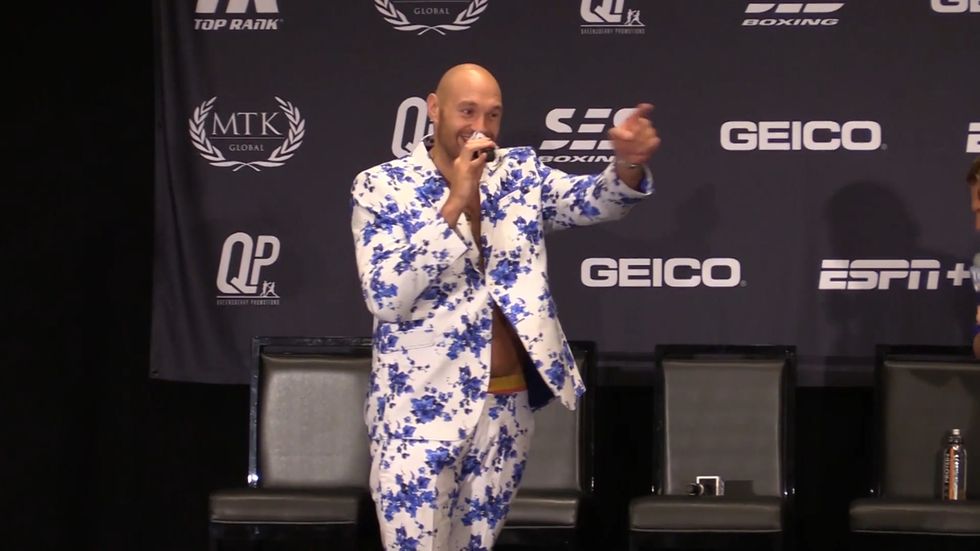 Tyson Fury sings American Pie in press conference after beating Tom Schwarz