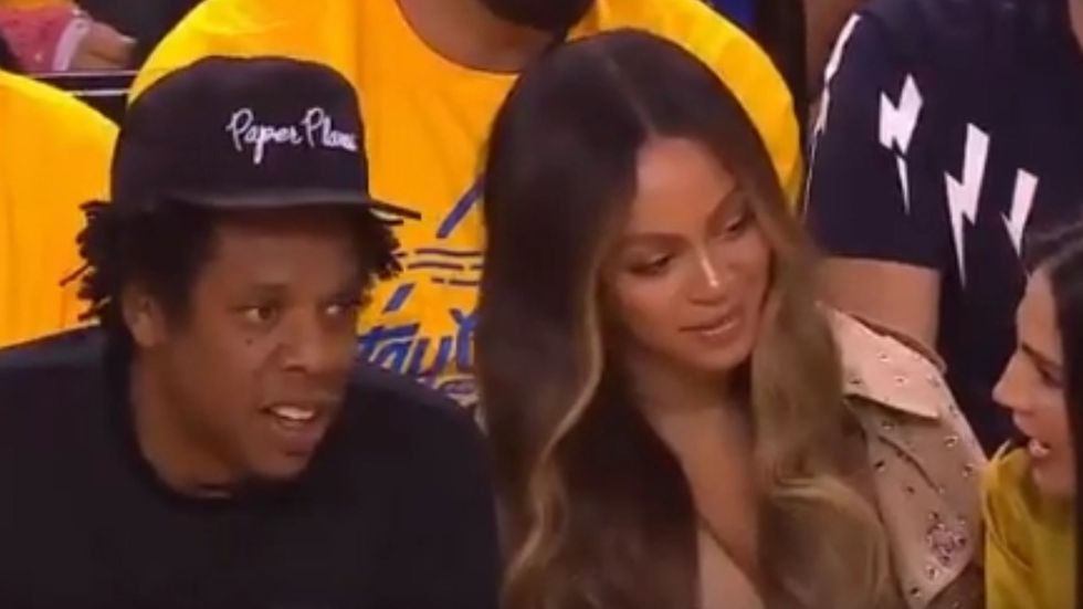 Beyoncé's Unamused Reaction to a Woman Talking to Jay-Z
