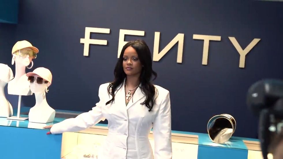 Rihannah launchest Fenty in Paris