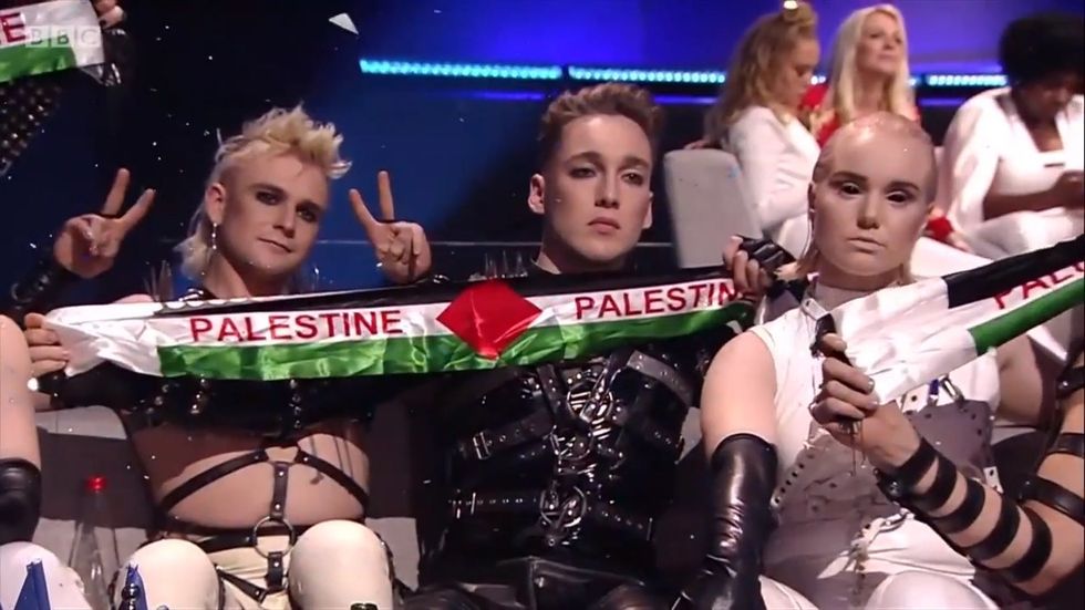 Eurovision 2019: Iceland performers hold up Palestinian flag in protest during final