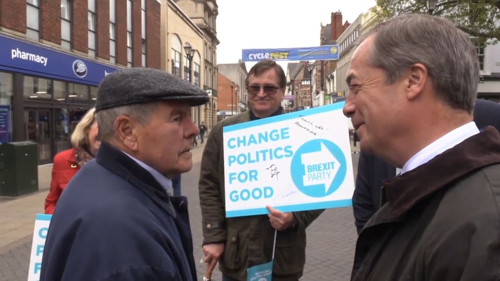 Lincoln man asks Nigel Farage if he's been to prison during Brexit Party walkabout