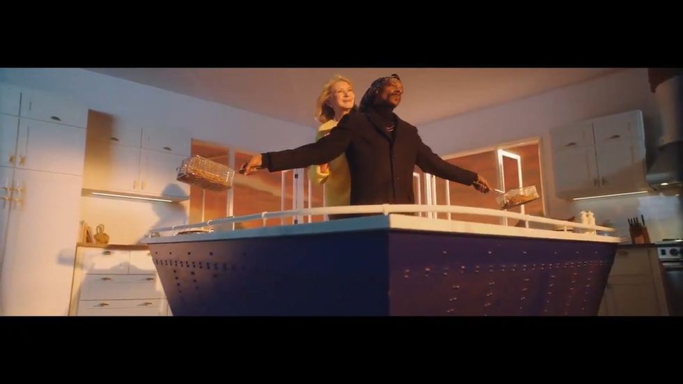 Snoop Dogg and Martha Stewart recreate the Titanic in new advert for 'Martha and Snoops potluck party challenge'