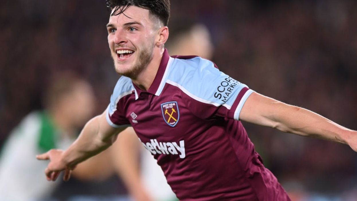 England footballer Declan Rice joins #SingYourDialect to perform ‘Rice, Rice, Baby’ in viral karaoke party