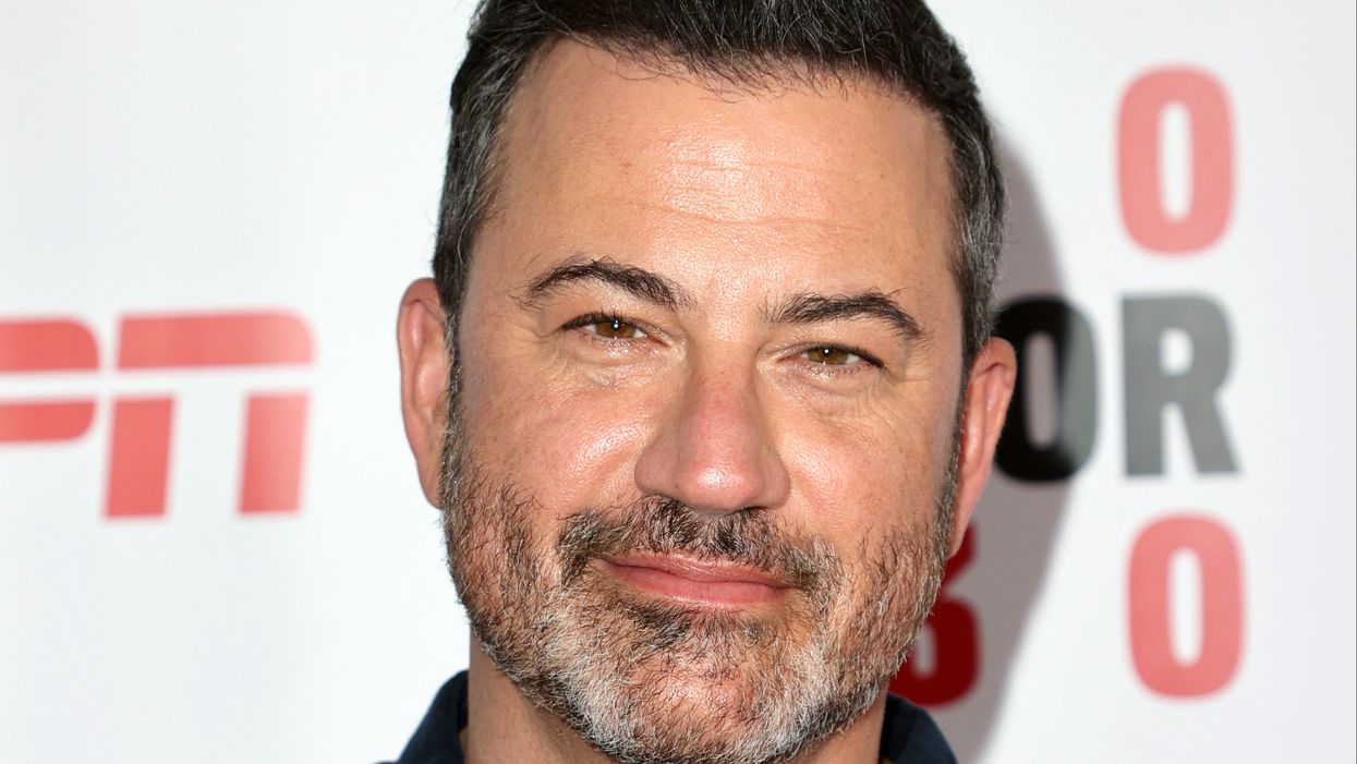 Jimmy Kimmel almost had his hair burnt off during Thanksgiving oven blunder