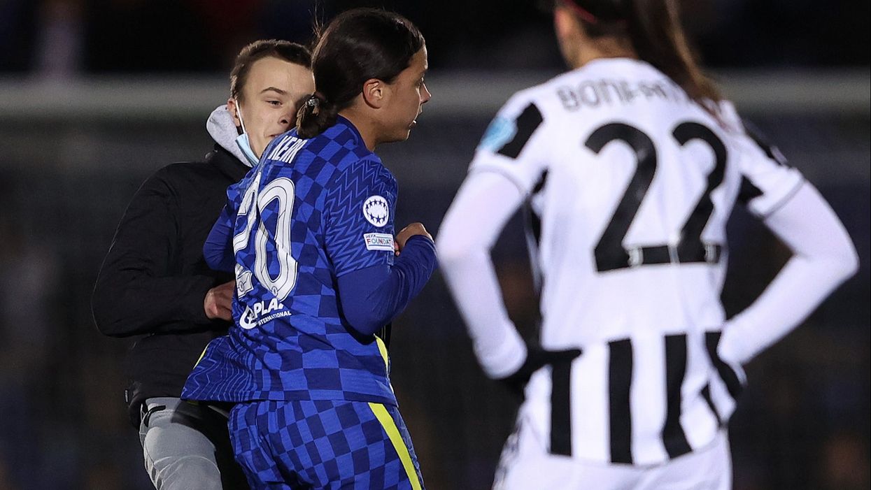 Chelsea’s Sam Kerr flattens male pitch invader to crowd’s delight