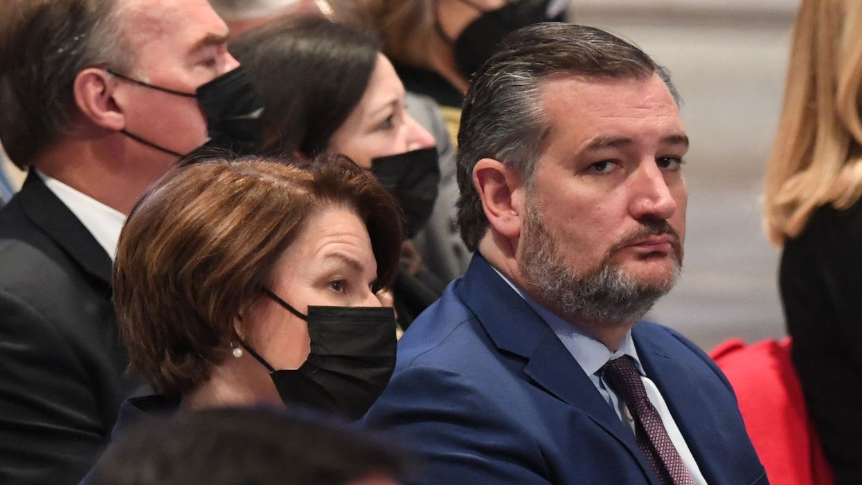 Guess which GOP politician showed up maskless to Bob Dole’s funeral