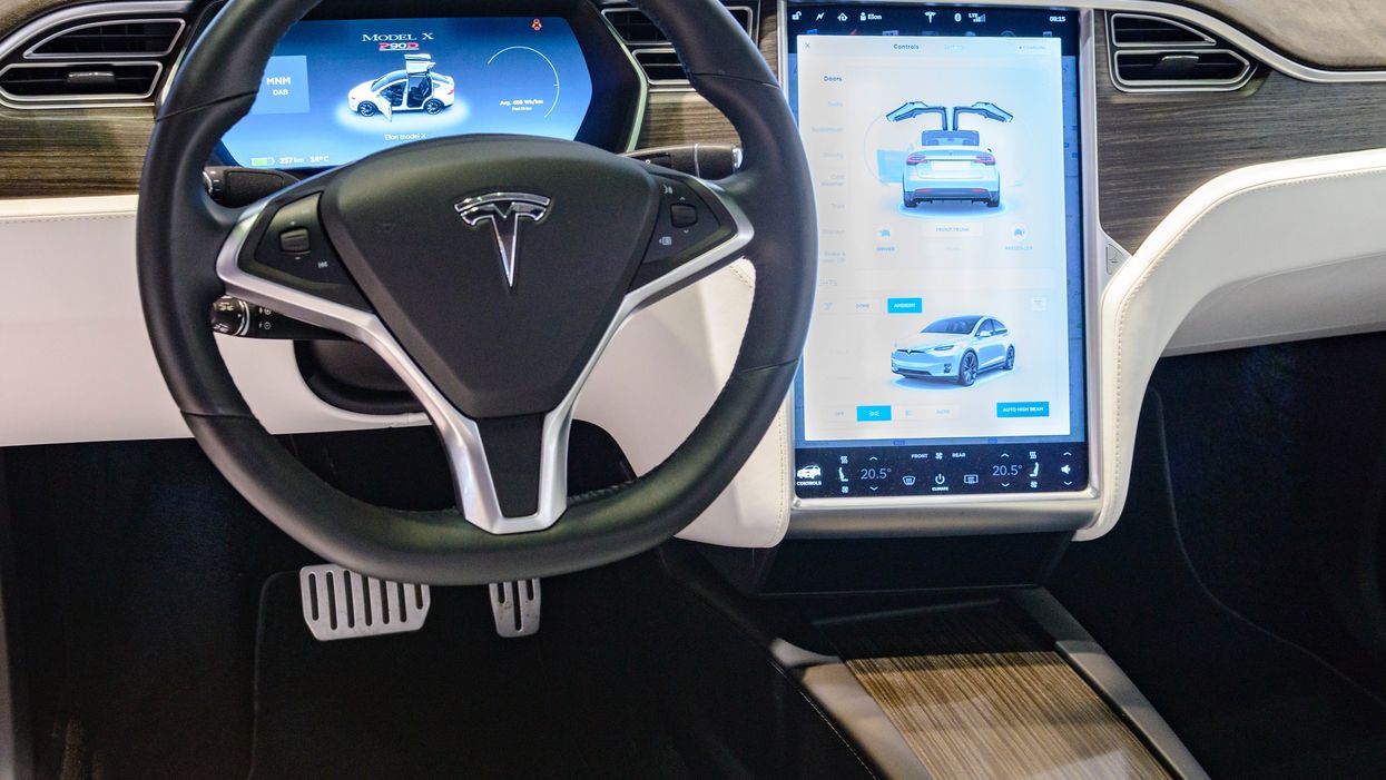 Woman gives birth to baby while Tesla was driving on autopilot
