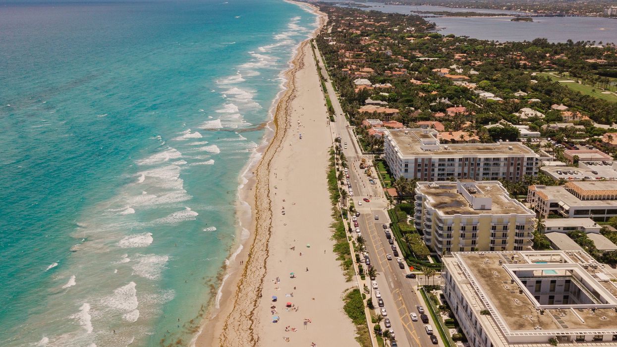 Florida resident posts note on ‘woke’ New Yorkers cars telling them to go home