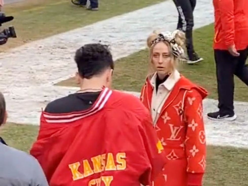 NFL fan yells anti-gay slur at Patrick Mahomes' brother - and star's  fiancée hit back