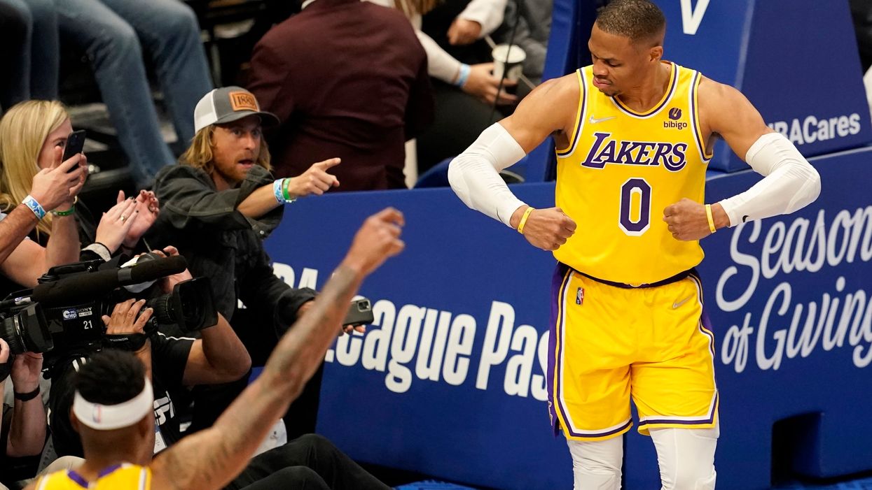 Lakers star responds after rival team trolled him every time he missed a shot