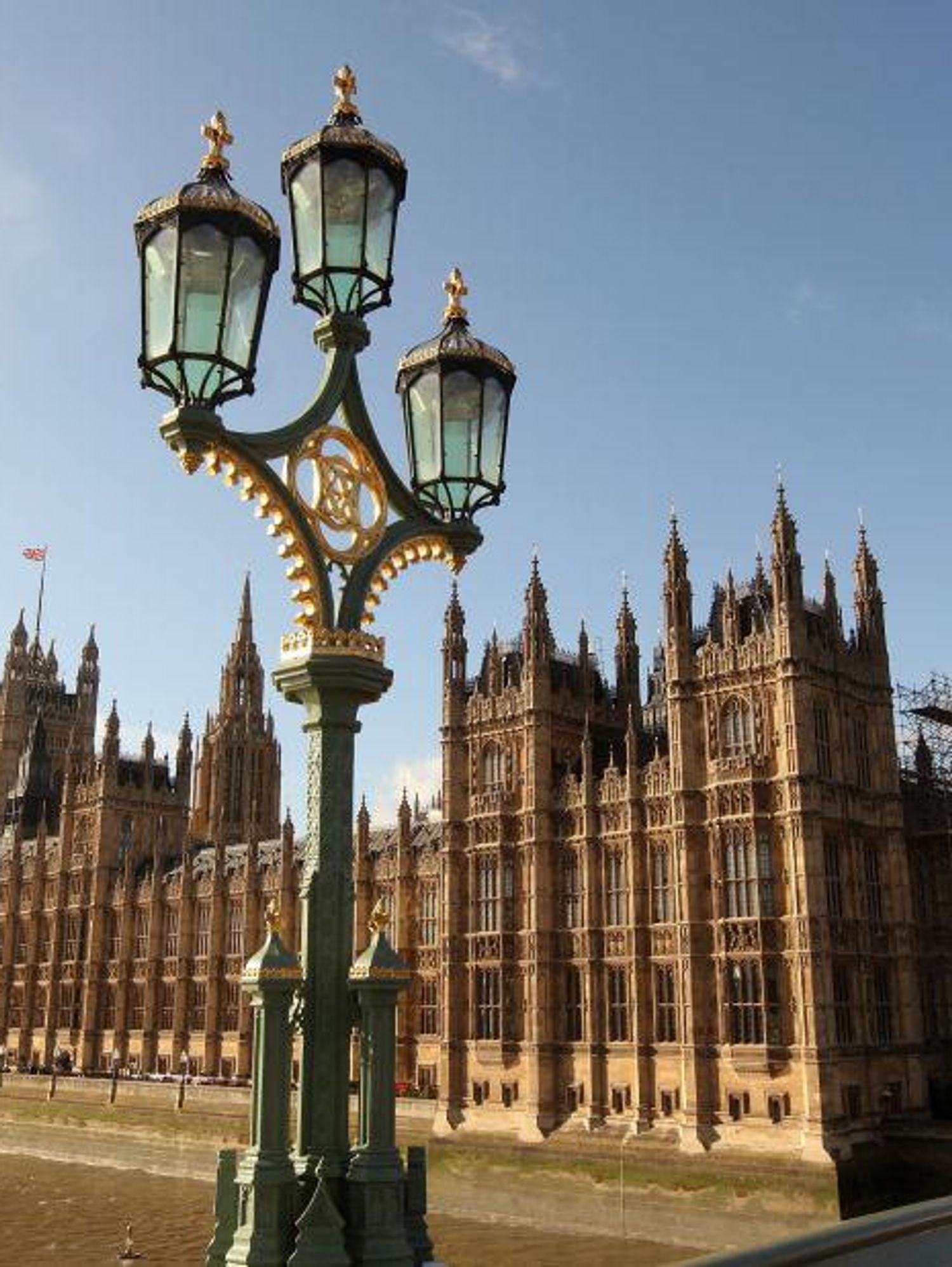 This is what would happen if the British government was destroyed in a nuclear strike