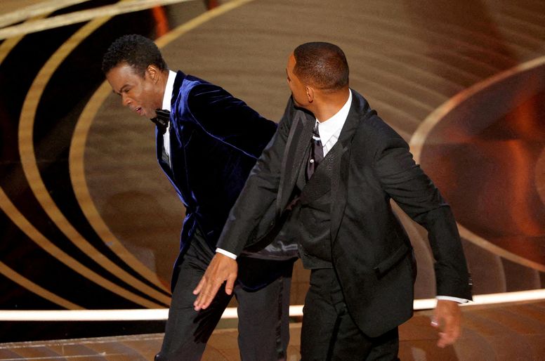 Chris Rock jokes that he's 'got his hearing back' after Oscars slap at  stand up gig | indy100