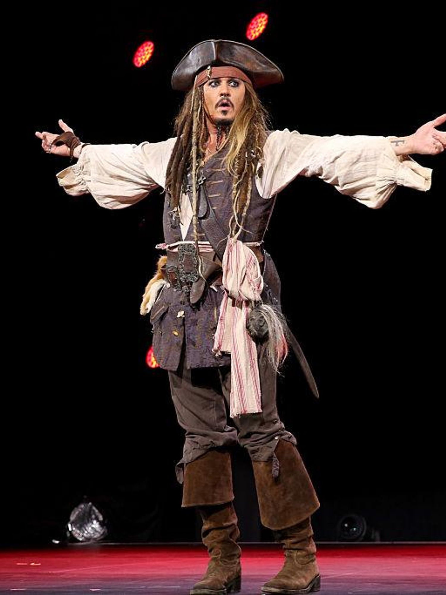 More than 500k people sign petition to have Johnny Depp return to Pirates of the Caribbean