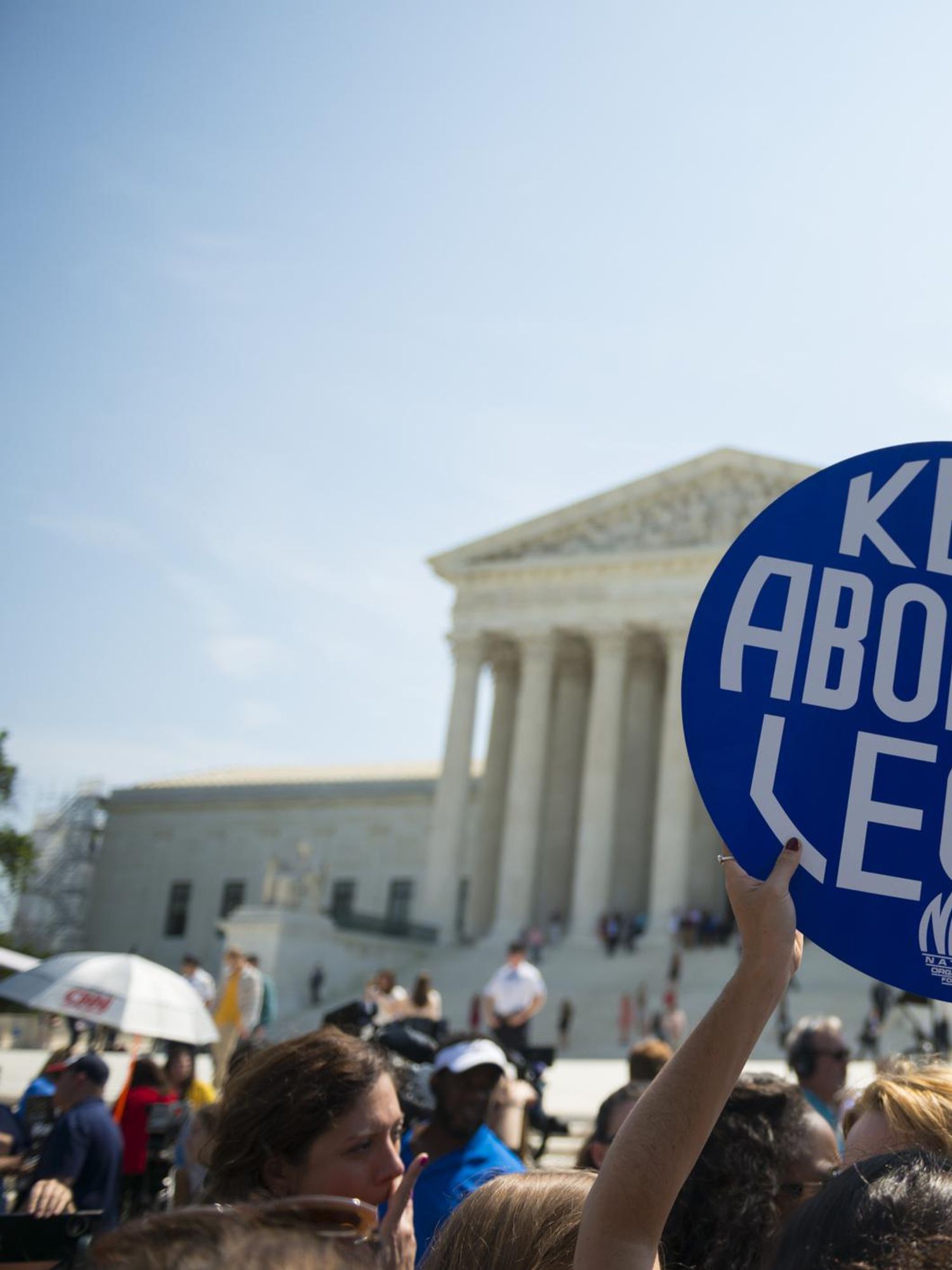 Gen Z activists are spamming fake abortion clinics with one star reviews