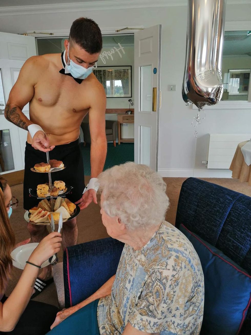 106-year-old granny celebrates her birthday with a naked butler