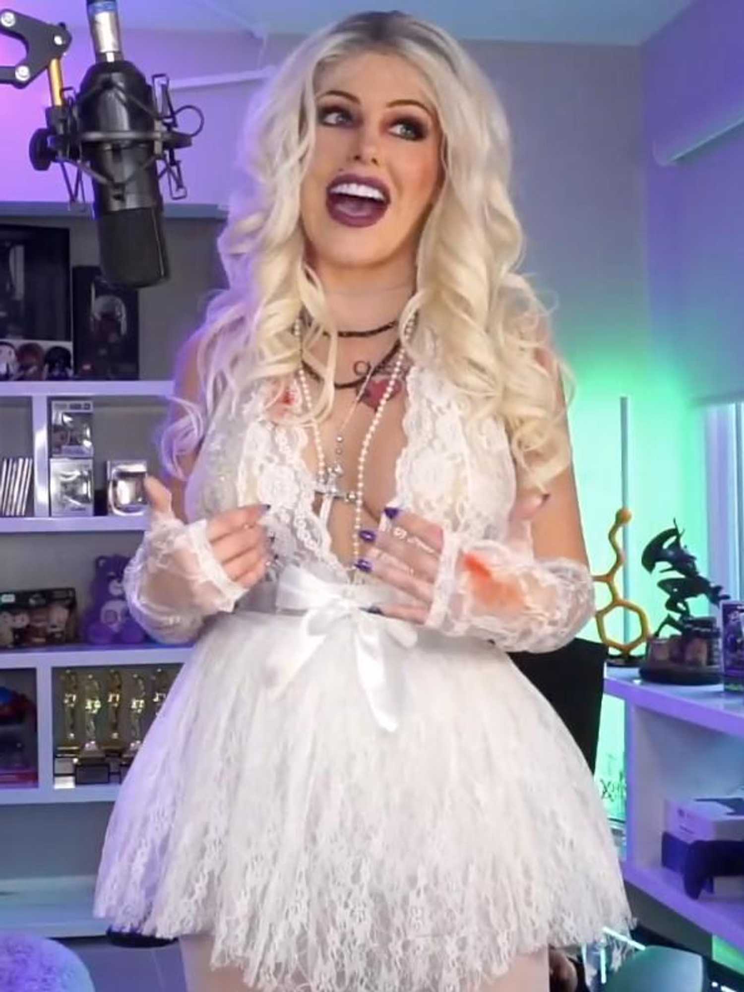 Adriana Chechik was pregnant when she broke her back at TwitchCon and lost the baby