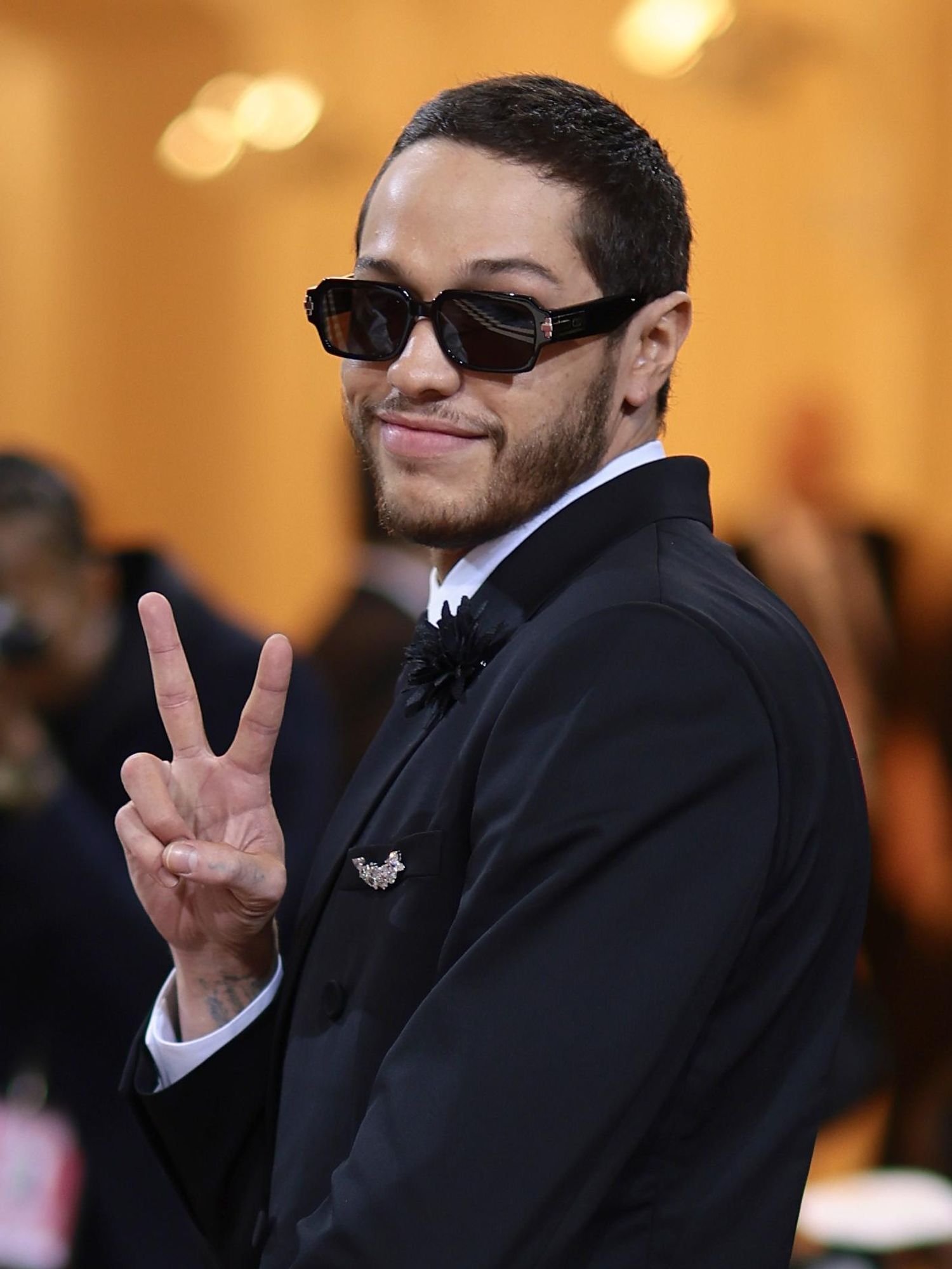 Pete Davidson manages to date so many famous women because of his '9-inch endowment' claims friend