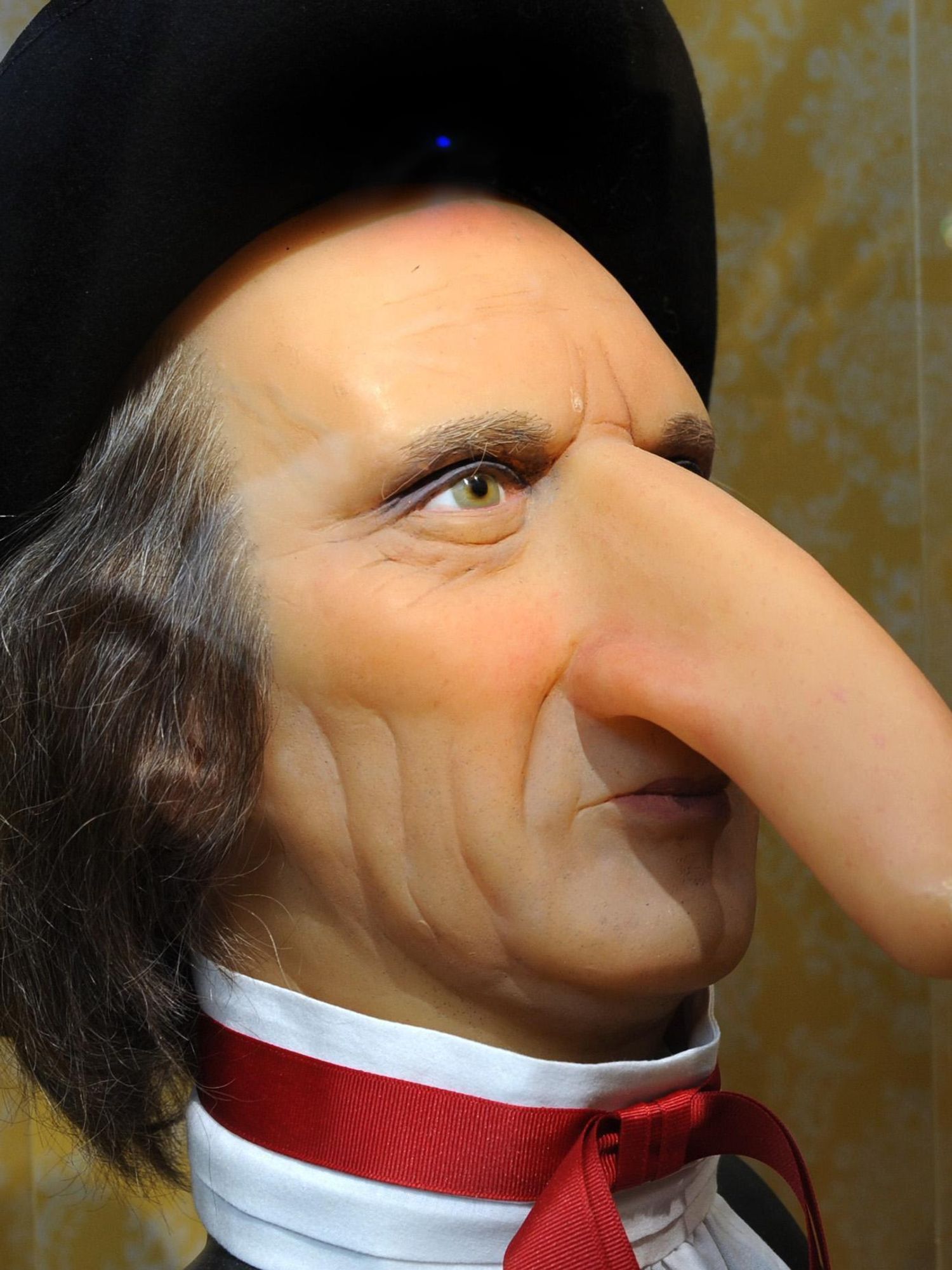 The longest nose ever measured a staggering 7.5 inches