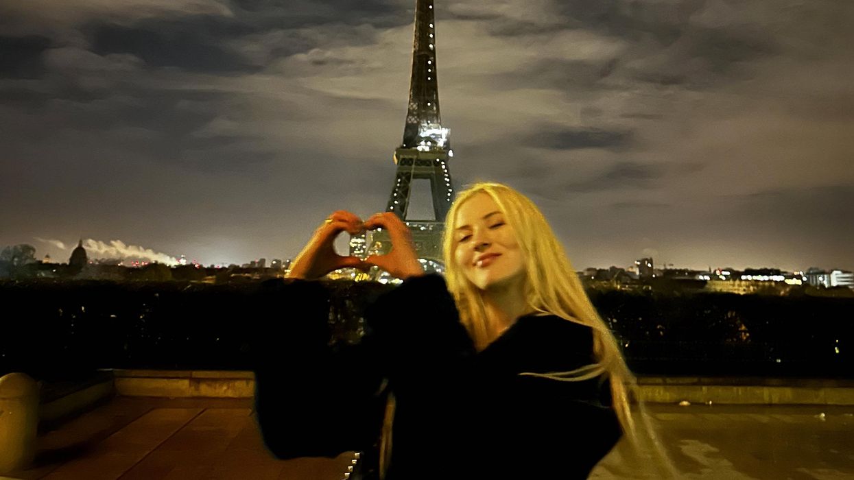 Woman gets drunk on first date and ends up flying to Paris
