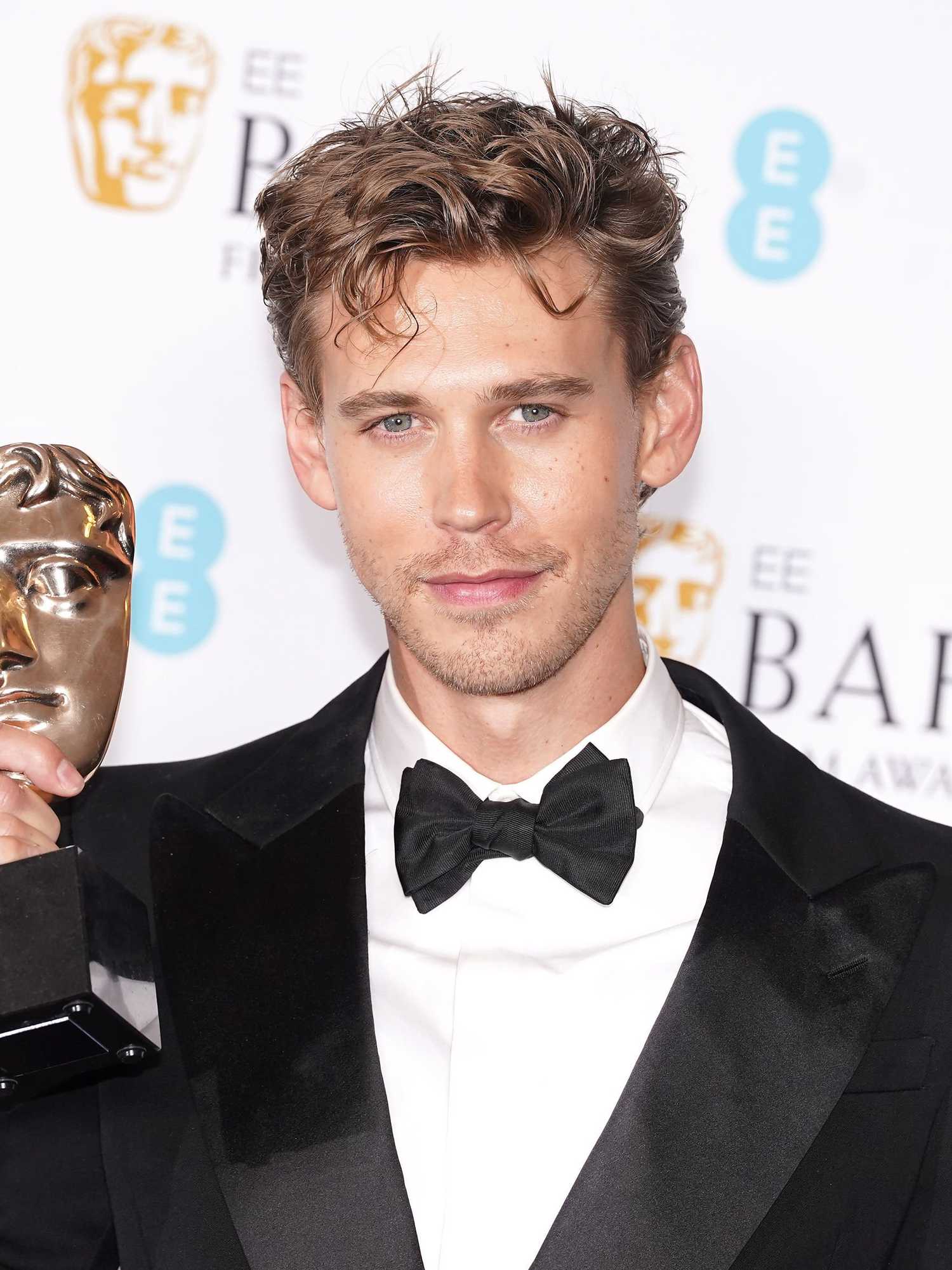 What does Austin Butler's real voice sound like?