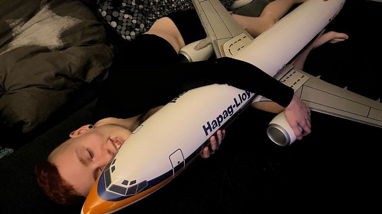 I'm in a sexual relationship with a plane and fly 30 times a year to spend with my love" | indy100
