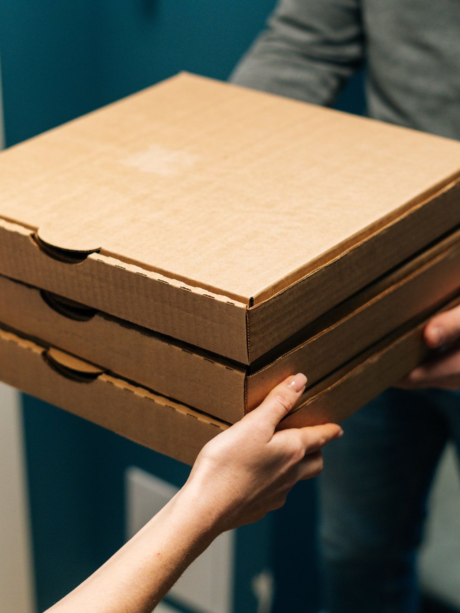 Police deliver Domino's pizza after arresting delivery driver